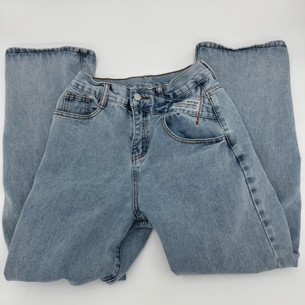 DAZY High Rise Straight Leg/Relaxed Fit Jeans Women’s M Light Wash